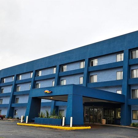 Days Inn By Wyndham דבנפורט מראה חיצוני תמונה