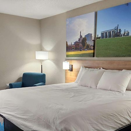 Days Inn By Wyndham דבנפורט מראה חיצוני תמונה