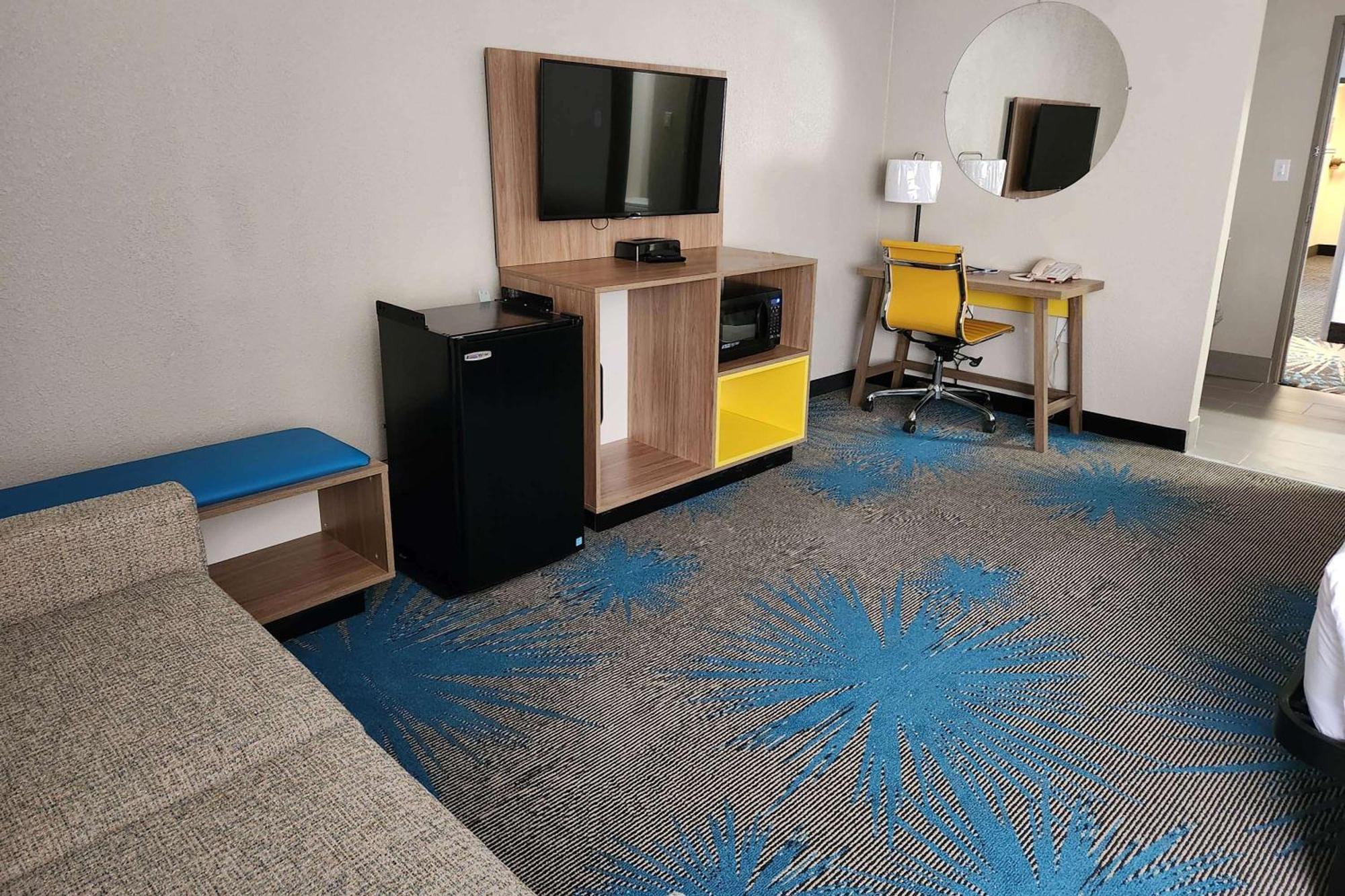 Days Inn By Wyndham דבנפורט מראה חיצוני תמונה